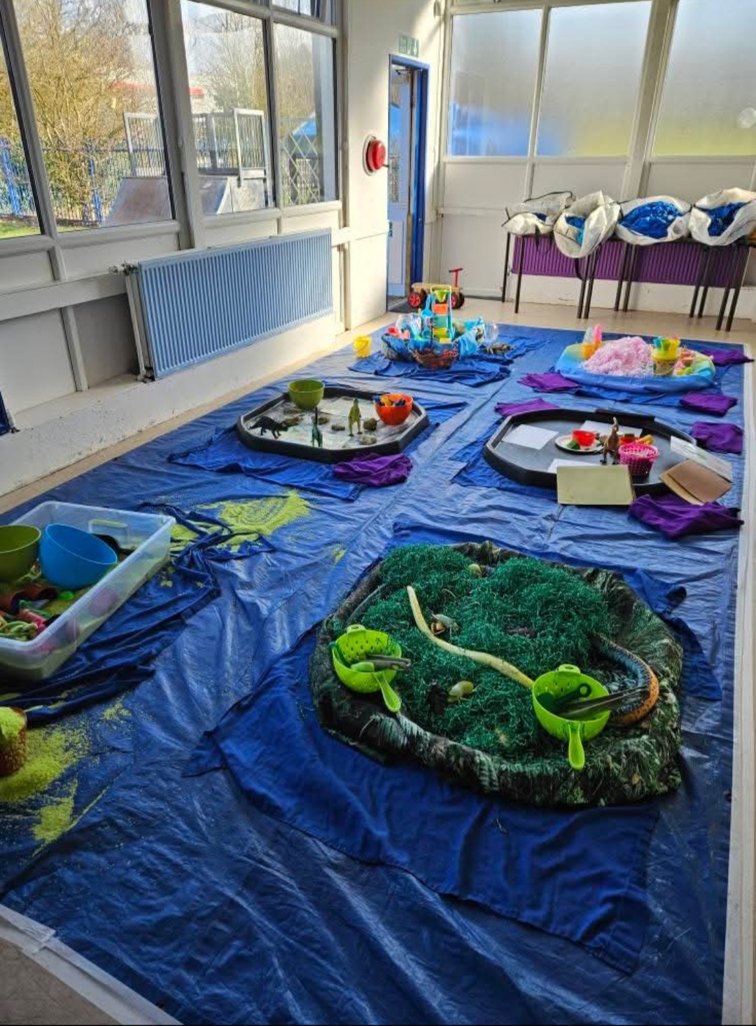 We had Arty Splats come a d create fun sensory tuff tray activities